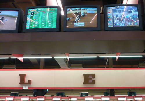 Simulcast TVs at Laurel Park